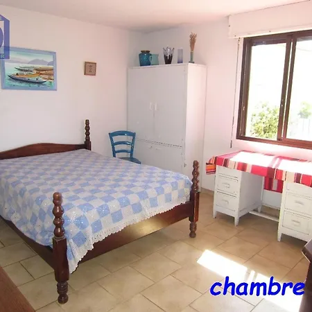 Hébergement de vacances Spacieuse 9 Pers Avec Piscine Privée, Grand Jardin, Parking à - Fr-1-781-71 *